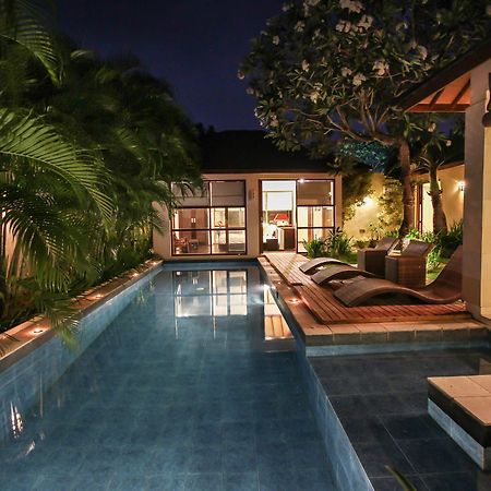 Samana Villas Legian Esterno foto