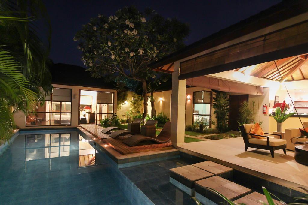 Samana Villas Legian Esterno foto