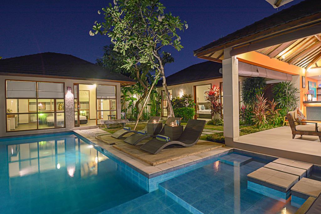 Samana Villas Legian Esterno foto