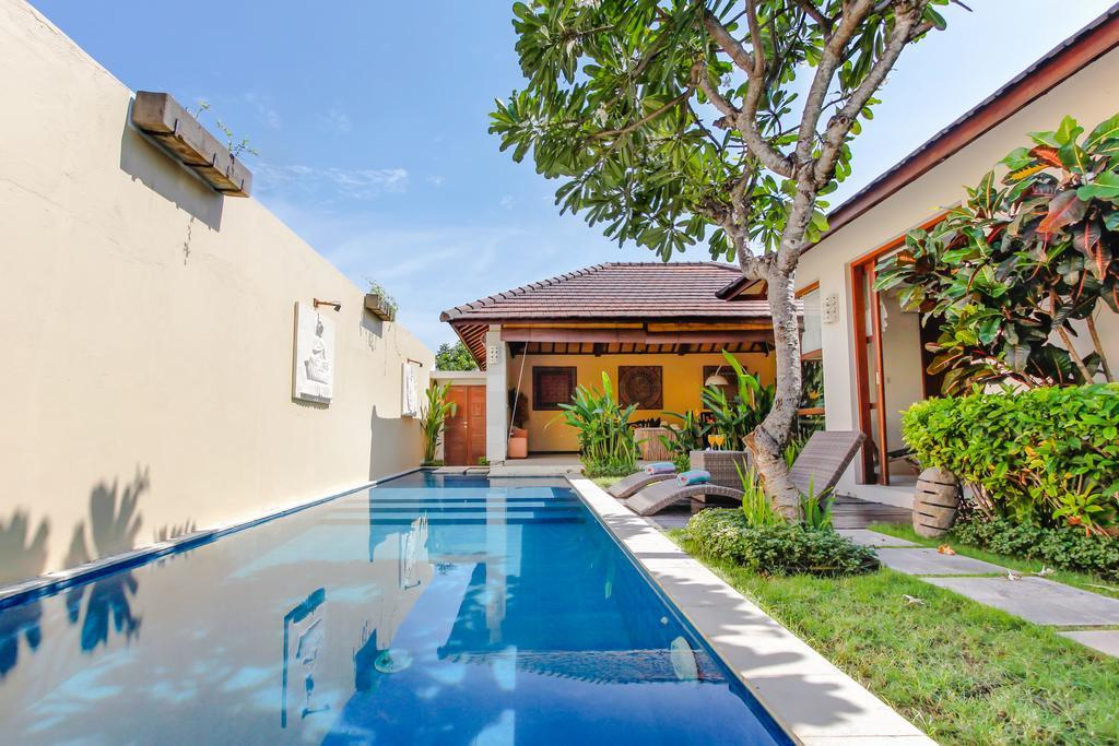 Samana Villas Legian Esterno foto